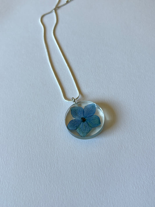 Collar redondo flor