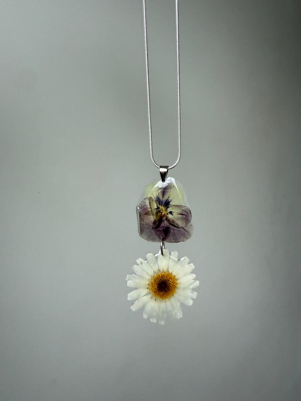 Collar flores prensadas doble